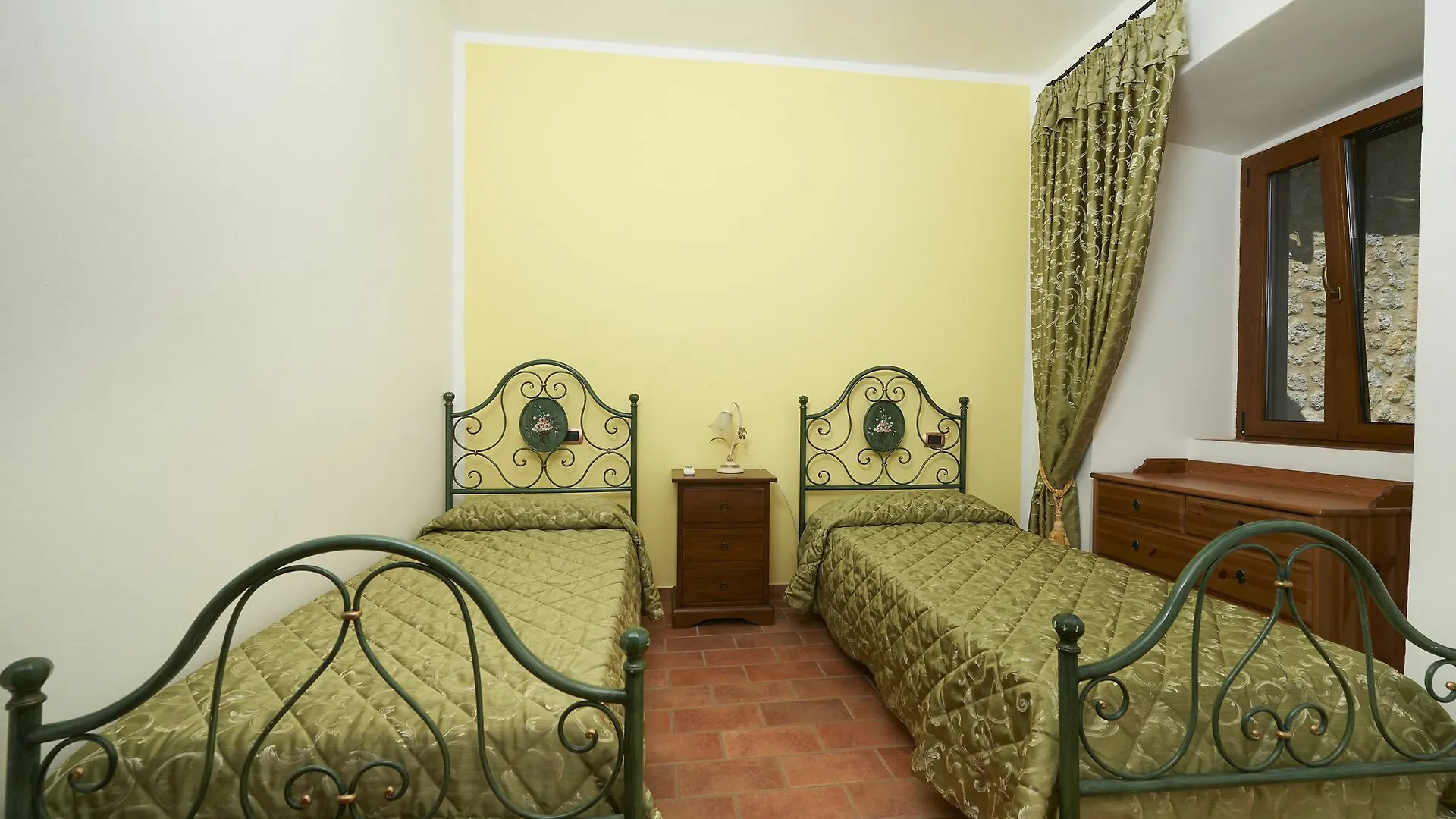 Agriturismo I Pini San Gimignano 3*,